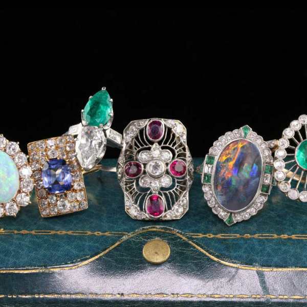 Les bagues cocktail : Élégance et Histoire de Bijoux&nbsp;Spectaculaires